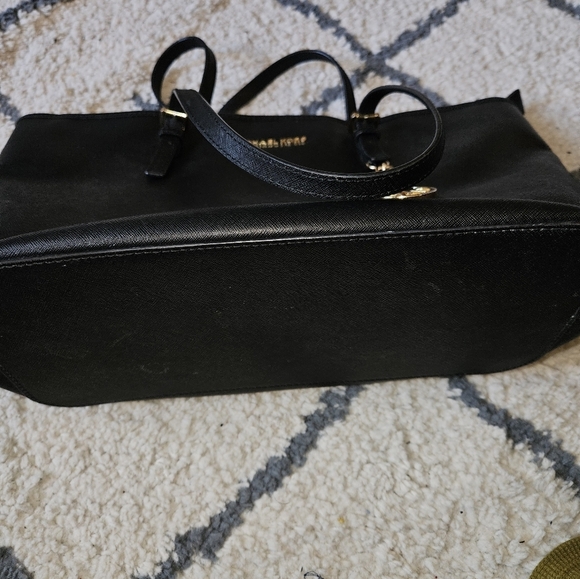 Michael Kors jet set medium saffiano leather zip tote bag - Picture 6 of 9